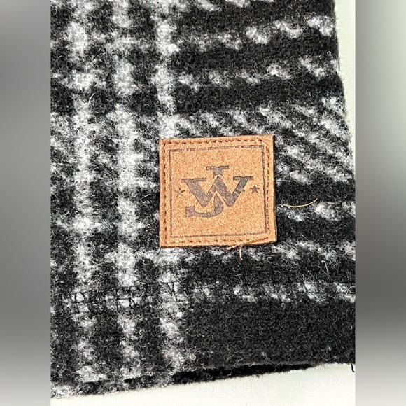 Black & White Plaid John Wayne Stock & Supply Quarter Zip Pullover. Size M.Plaid - Picture 5 of 12